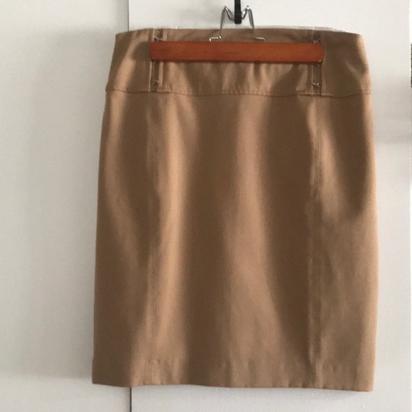 Gently used tan pencil skirt - Picture 1 of 7